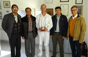 Partneruniversität der PMU aus Kathmandu zu Besuch im Universitätsintitut für Sportmedizin 