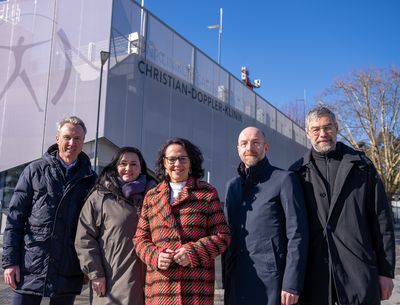 Neues Parkhaus der Christian-Doppler-Klinik geht in Betrieb