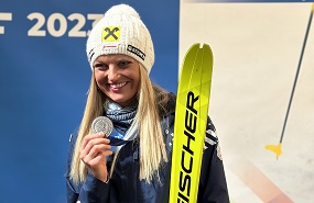 Sarah Dreier holt bei der WM im Skibergsteigen die Silbermedaille