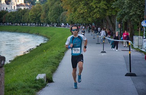 Oberarzt der Sportmedizin sichert sich 1. Platz beim Hervis-10K Salzburg City-Run