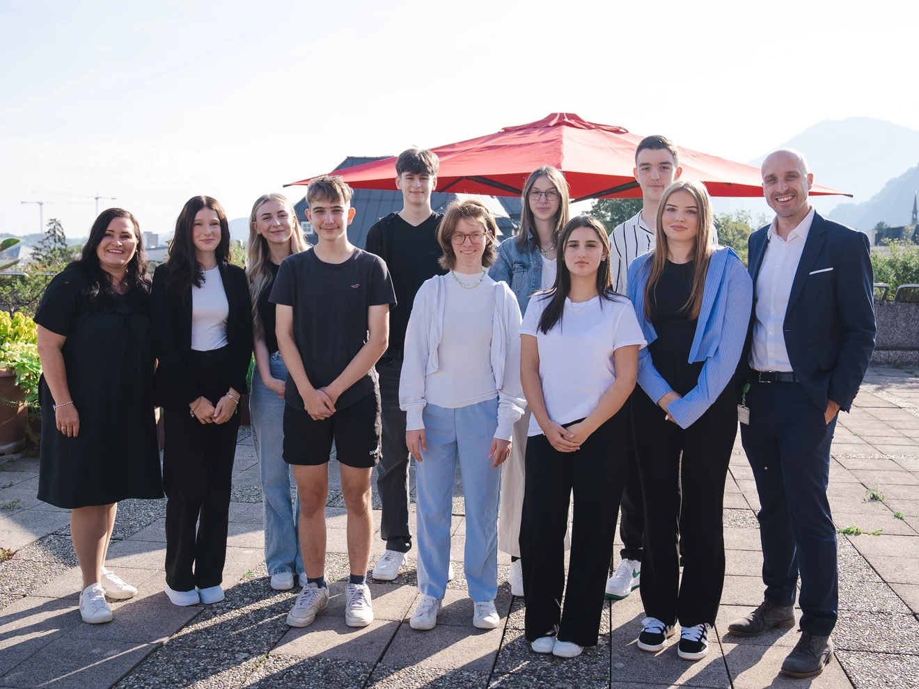 Lehrlinge der SALK feiern ihren erfolgreichen Lehrabschluss – Ausbildung mit Zukunft im Gesundheitswesen